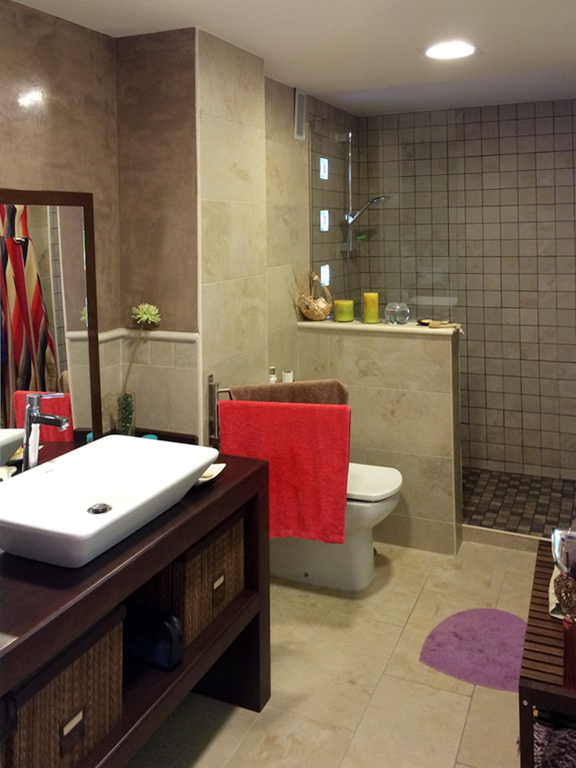 The other bathroom / El otro baño