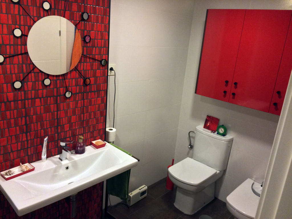 One bathroom / Un baño