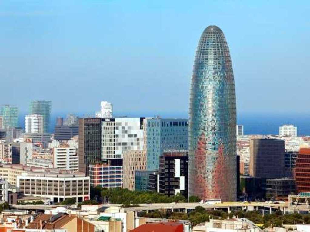 Torre Glòries area next to the "Encants" market, with more than 300 shops & 9 restaurants