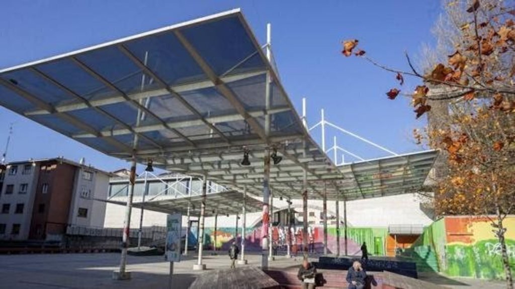 Next to home, space for rolling, play...