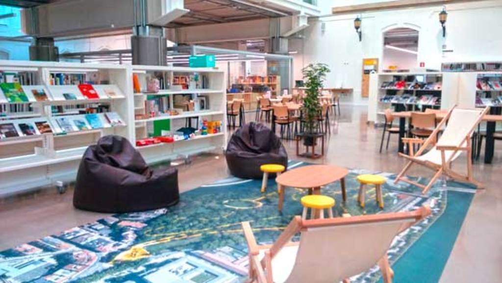 Tabakalera exhibition centre (5mins)