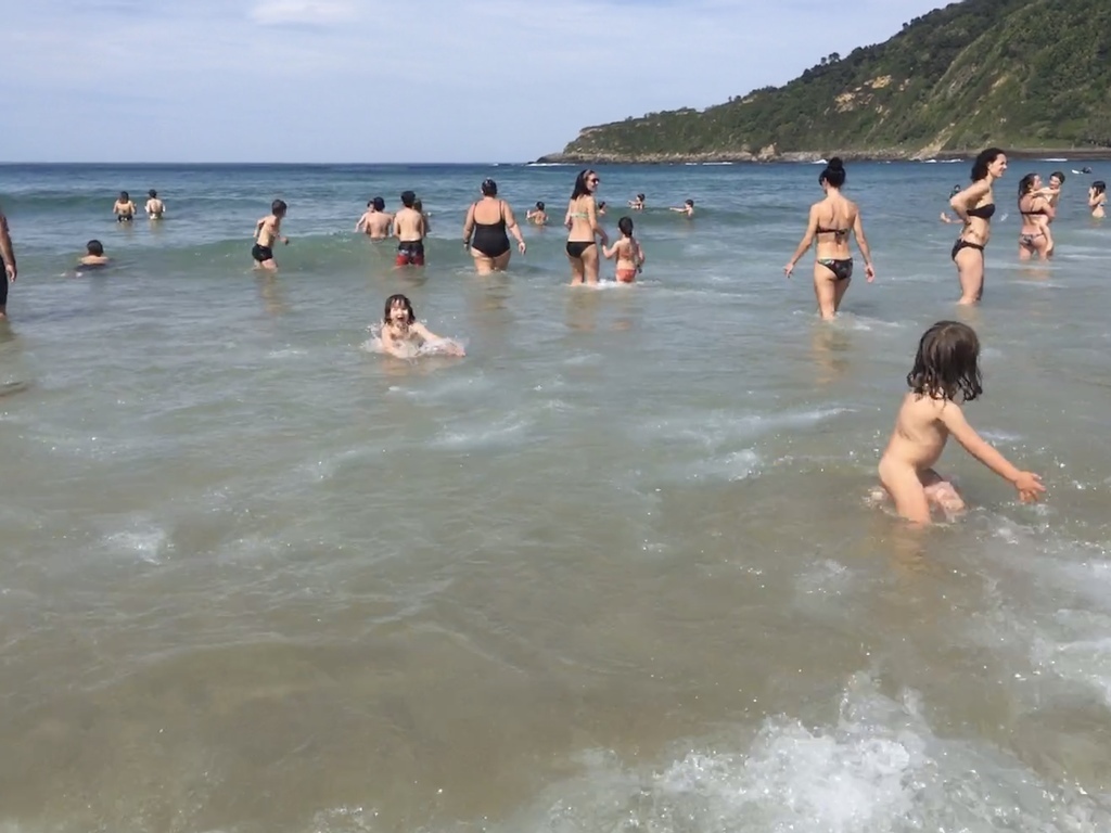 Zurriolas beach, 10min walk