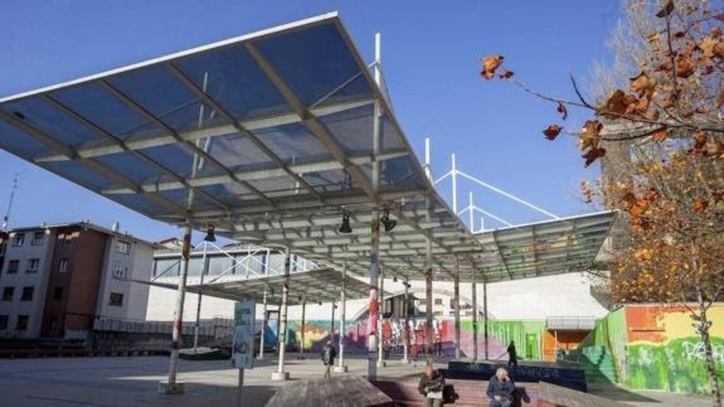 Next to home, space for rolling, play...