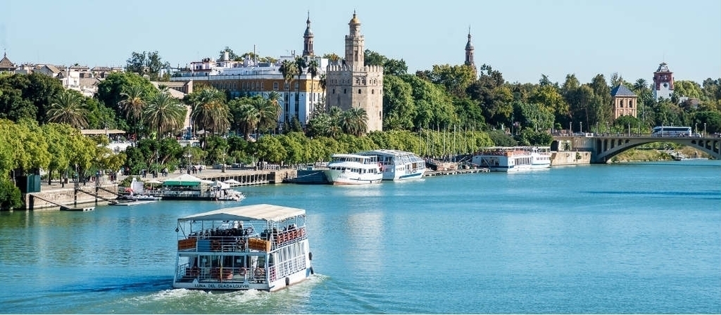 Guadalquivir river, and Torre del Oro