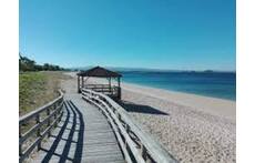 Carragueiros Beach. 0.5 km