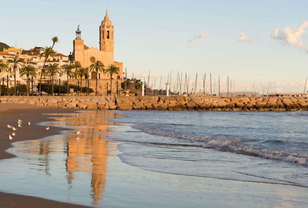 Sitges (20 minutes away) is synonymous with culture, sun and beach, with four kilometers of beach