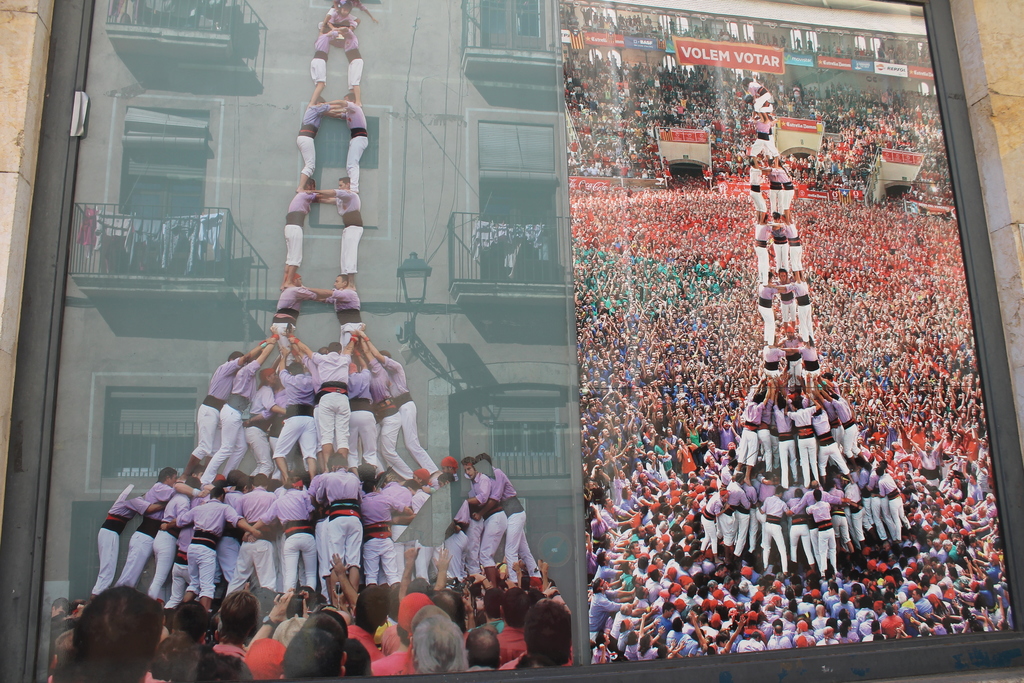 "castells" human towers activity in Tarragona