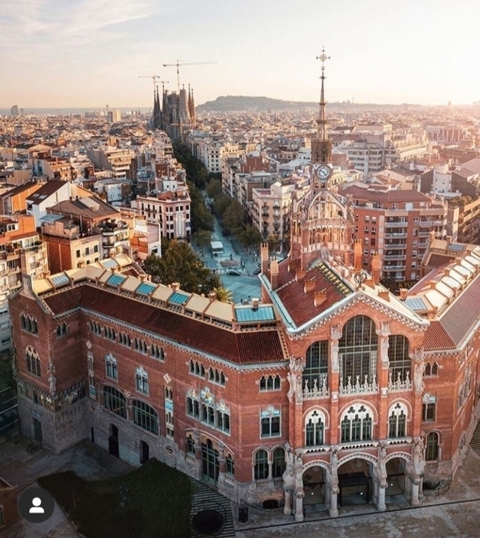 Hospital de Sant Pau and Gaudi Avenue, and, in the end, Sagrada Familia.