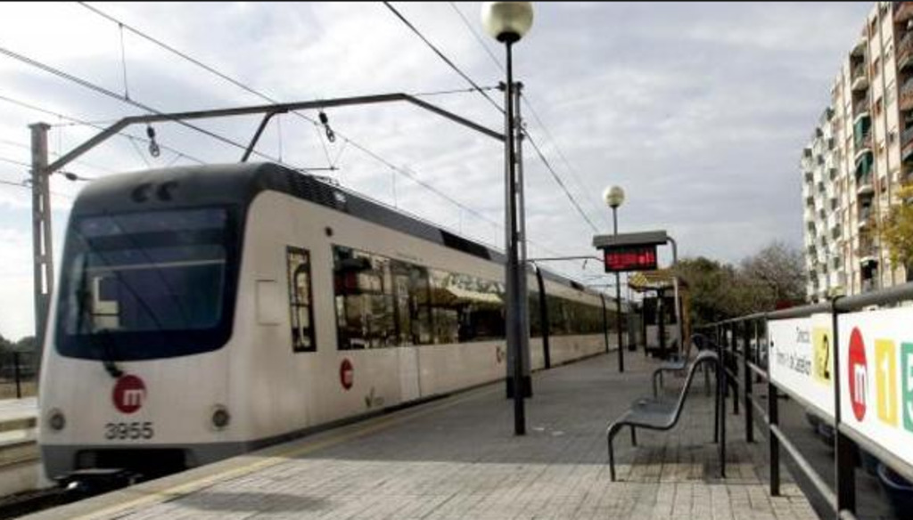 Metro (subway)  (11min. walking, 3 min. by car)