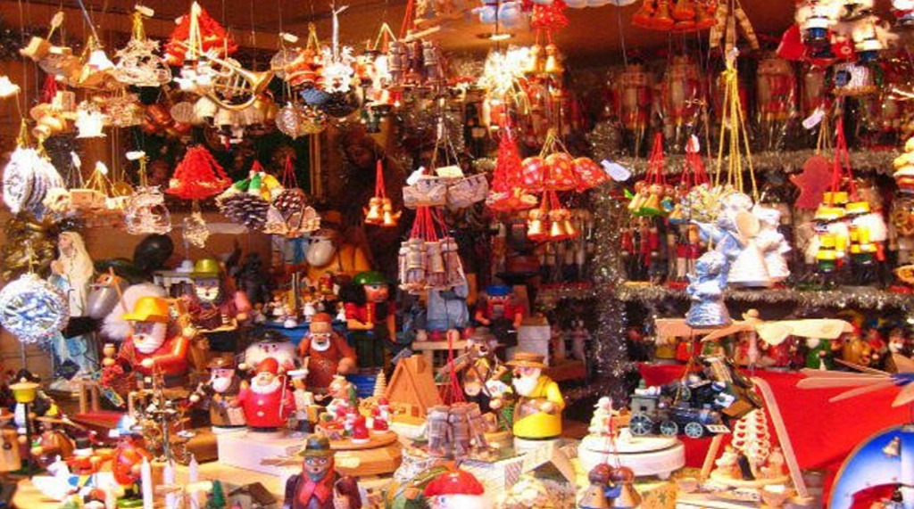  Christmas street market