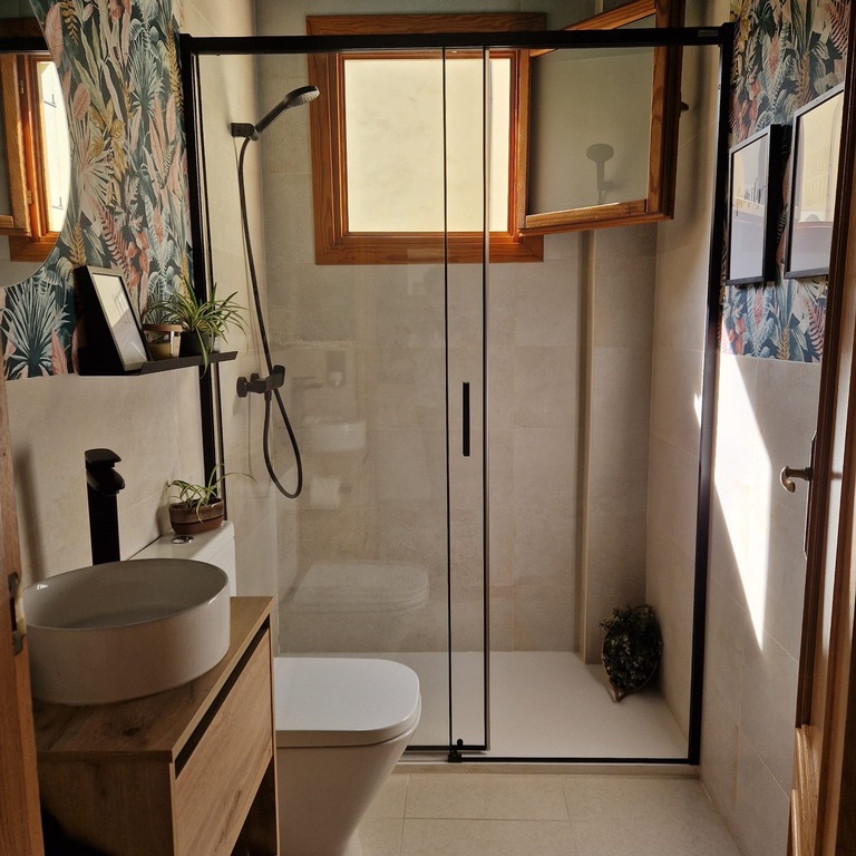 Bathroom on the ground floor