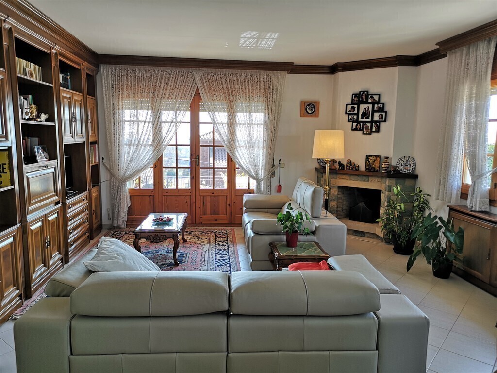 Main floor living room 