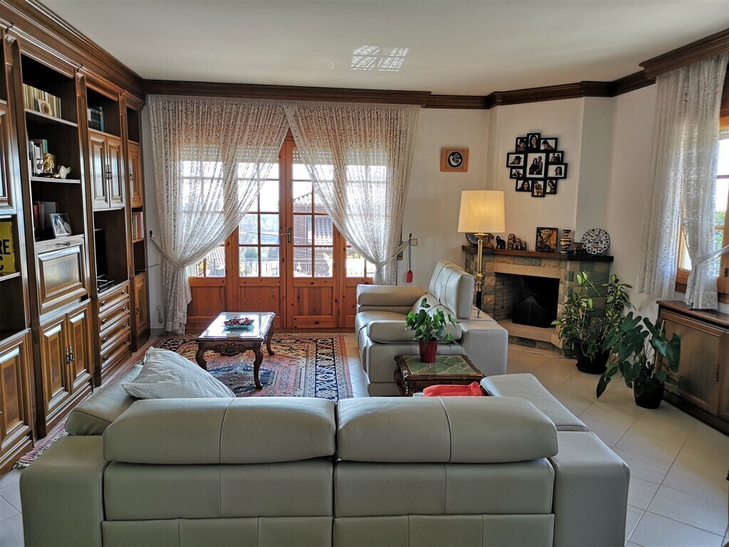 Main floor living room 