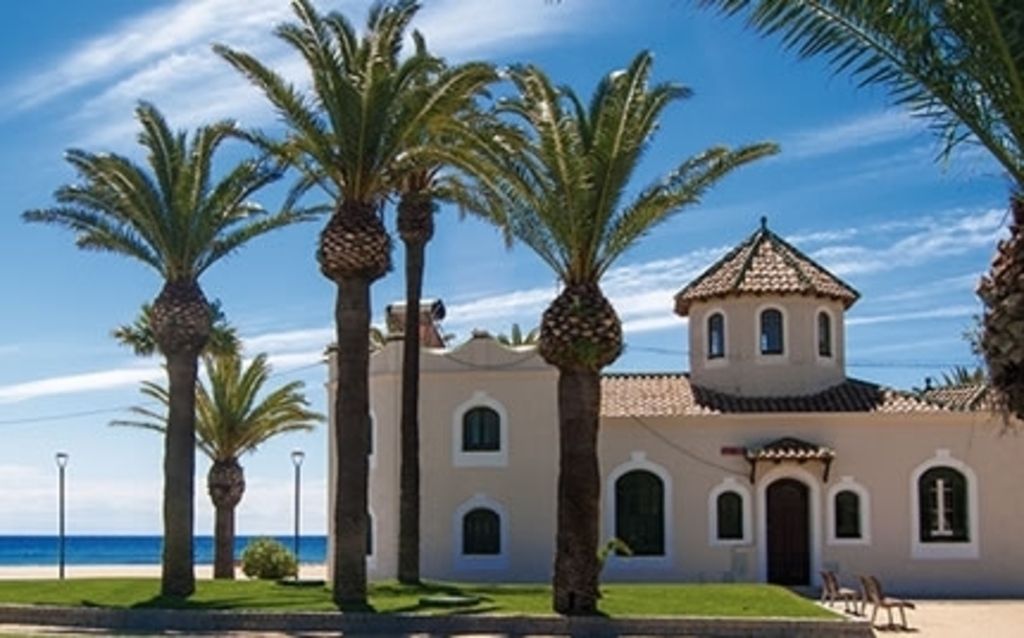 Can  Bofill. Baix a Mar