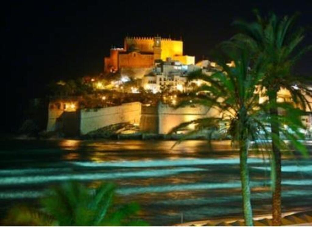 castillo peñiscola de noche