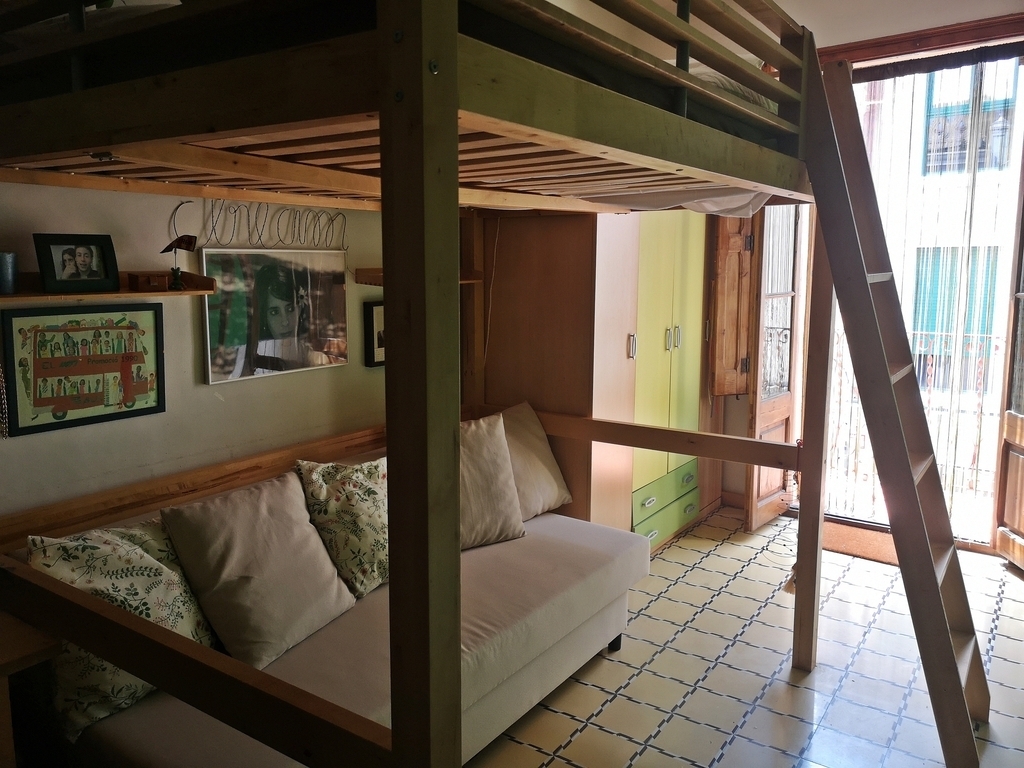 2. Habitación cama  alta 1,45 x 2 y sofá cama 1,45 x 2