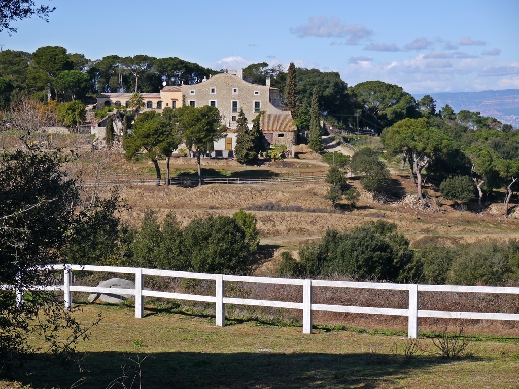 Can Riera. Sierra Litoral 30 ' en coche