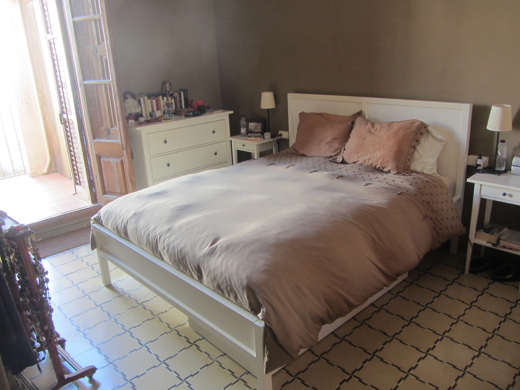  1 .Habitación  principal. Cama 1,60 x 2m.