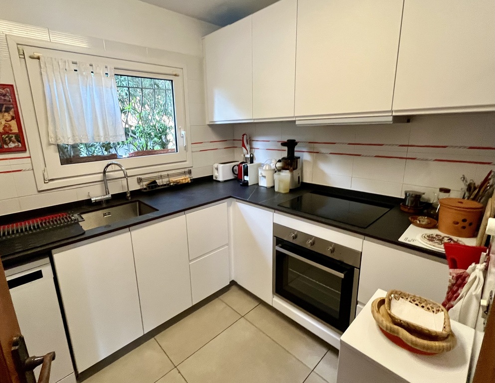 Cocina completamente equipada