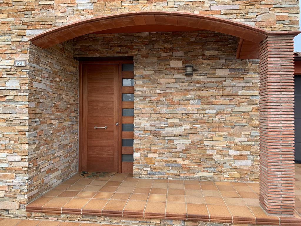 Front door of the house · 01