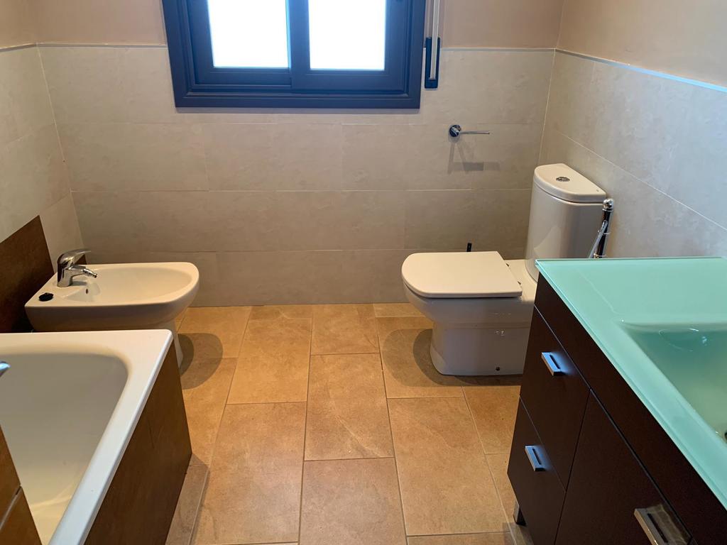 Bathroom first floor