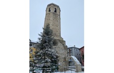Puigcerdà bell tower, a singular place, there is no church