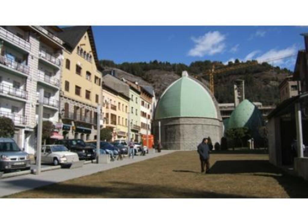 Situación de la casa junto a la iglesia