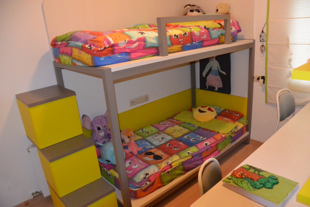 Bedroom with bunk bed (190x90 cm)