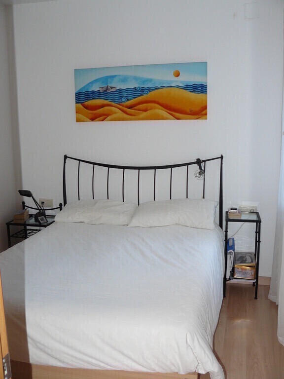 Main bedroom (bed 200x150 cm)
