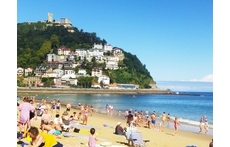 Playa de Ondarreta, enfrente Igeldo, en verano 2026