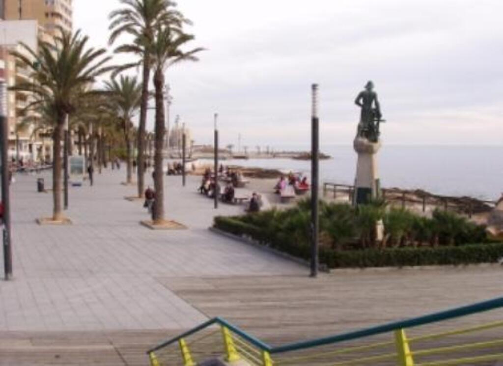 Paseo marítimo de Torrevija