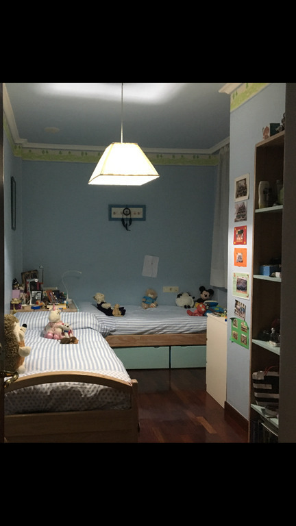 Twin bethroom