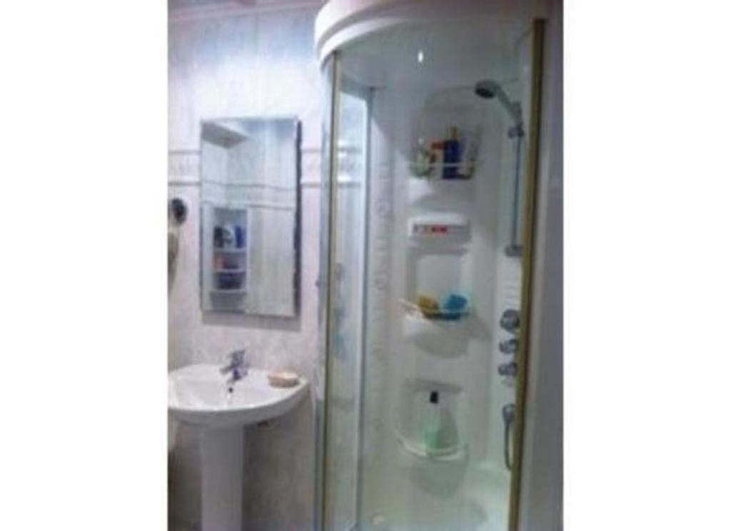 Bathroom in single bedroom