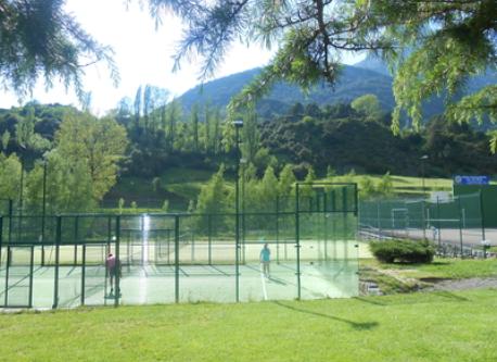 Sport area and swiming pool. 