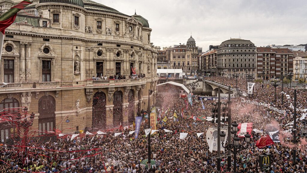 During one week in August we celebrate the "Great Week" with concerts and activities all day long (including at night)