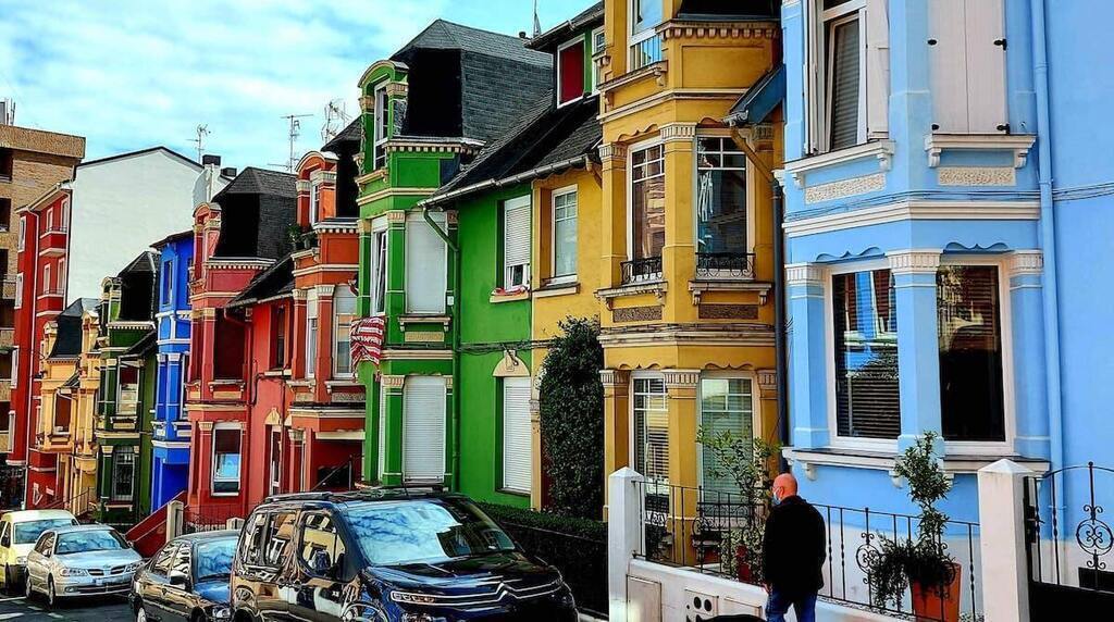 Visit the beautiful neighborhood of Irala.