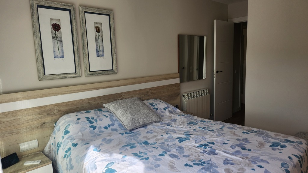 Main bedroom / Dormitorio principal