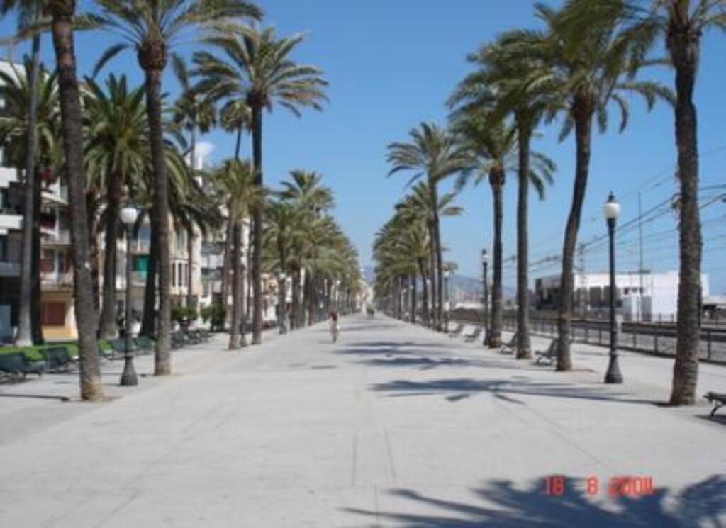 Rambla in Badalona, next to the beach (literally next door - 80 m from home)