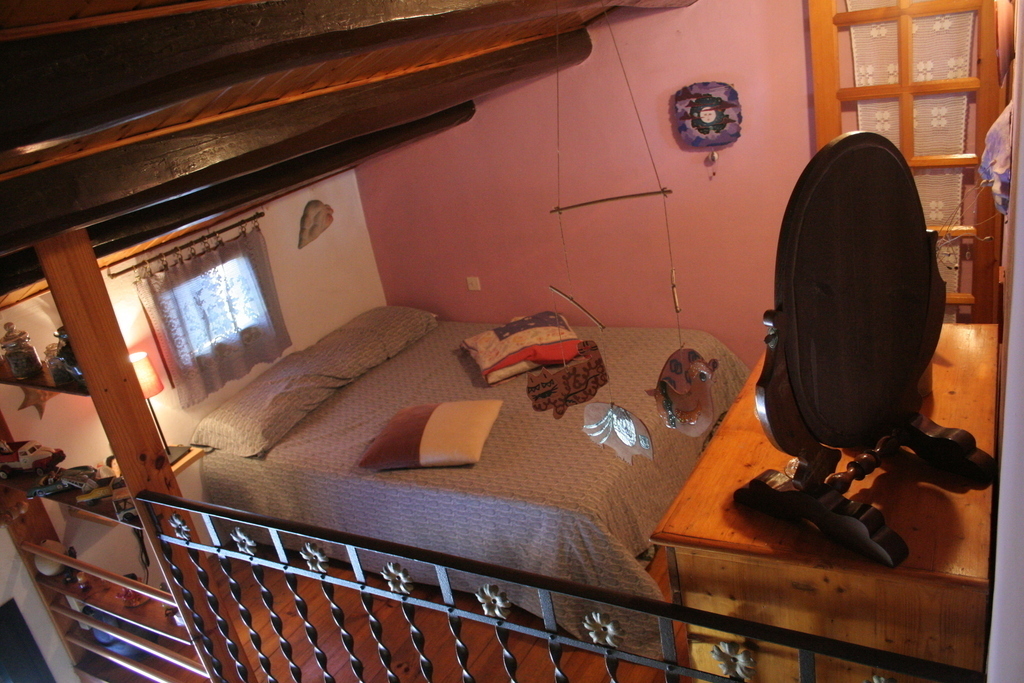 Double bedroom with its own "balcony" mezzanine