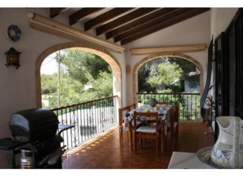 The covered terrace (naja)