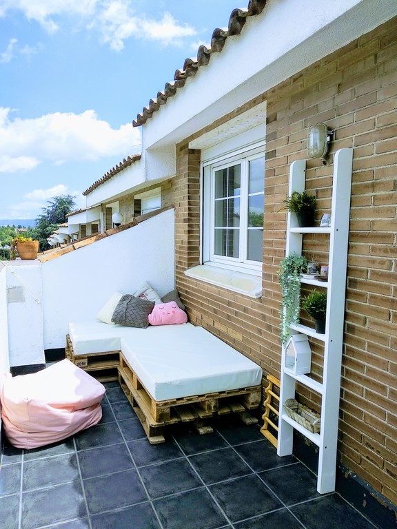 Chill out (top terrace)