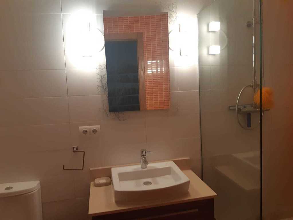 Baño en el primer piso - Bathroom on the first floor