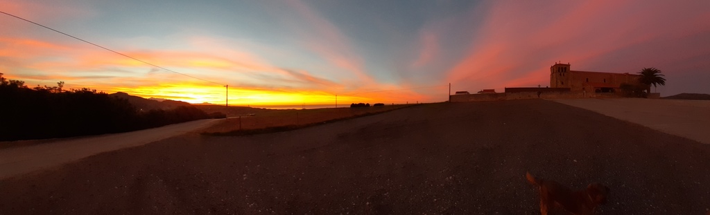 Vista panoramica desde la iglesia de Oreña al atardecer, sin editar