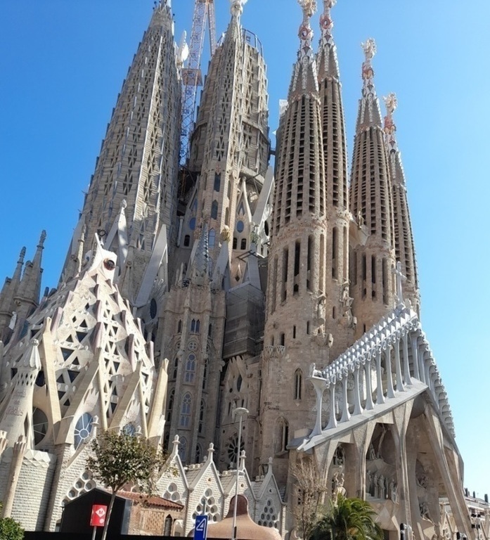 La Sagrada Familia a 10 minutos a pie 