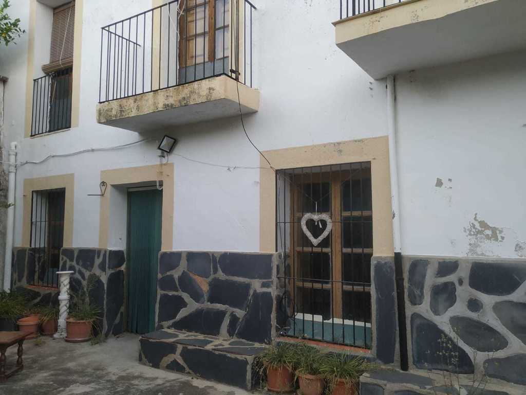 Interior al jardín. Interior facade to the garden