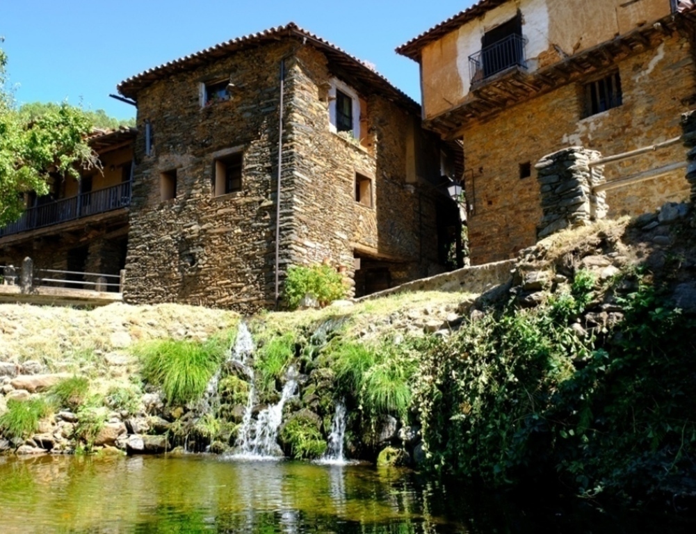 Robledillo de Gata. 20 km. 22 minutos