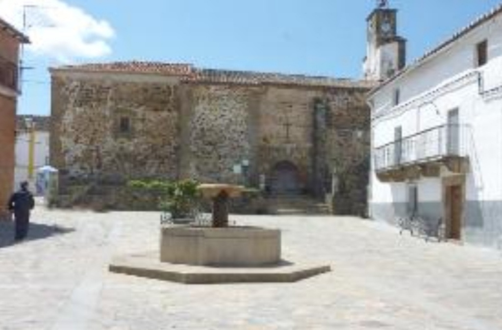 Plaza de Hernán Pérez. Hernán Pérez Main square