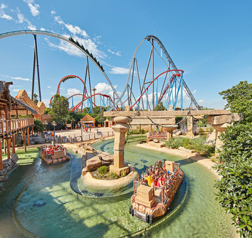 Port Aventura amusement park (1,5 h by train)