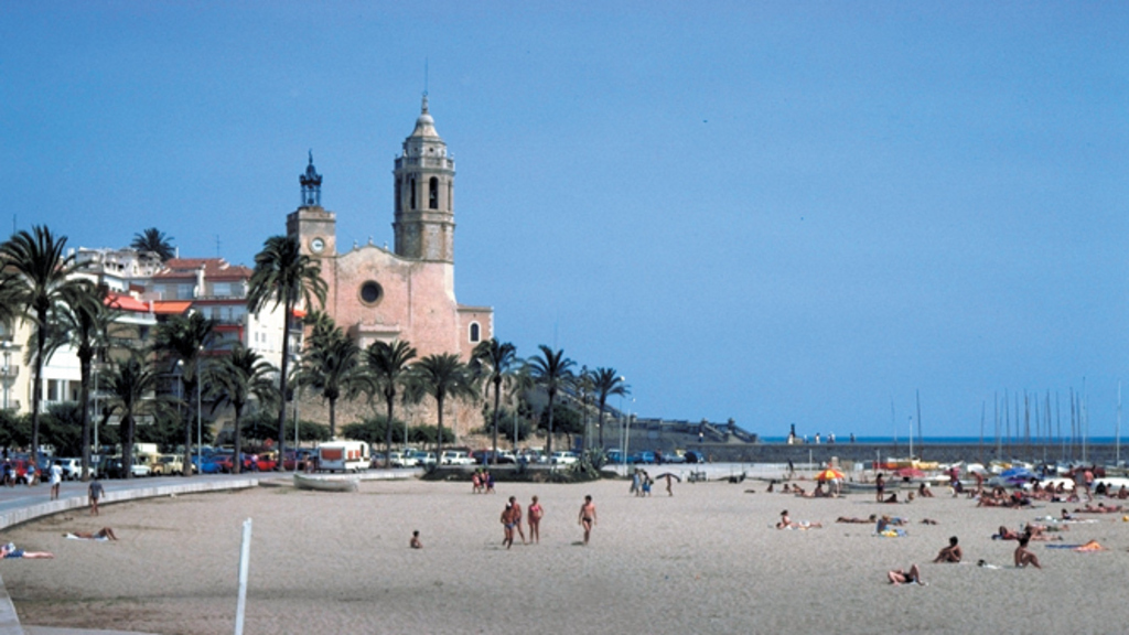 Sitges (50 min by train)