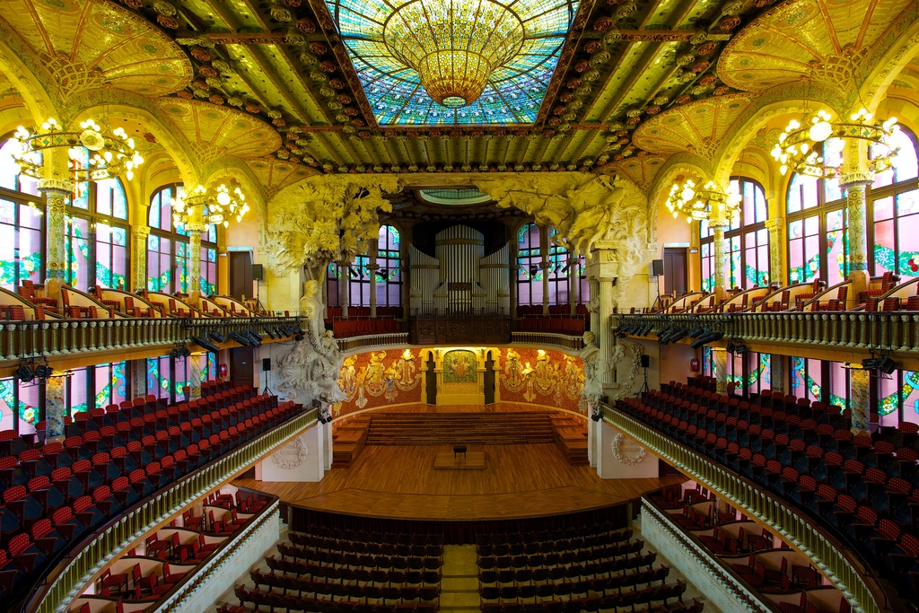 Palau de la Música - Music concert hall (30 min by metro)